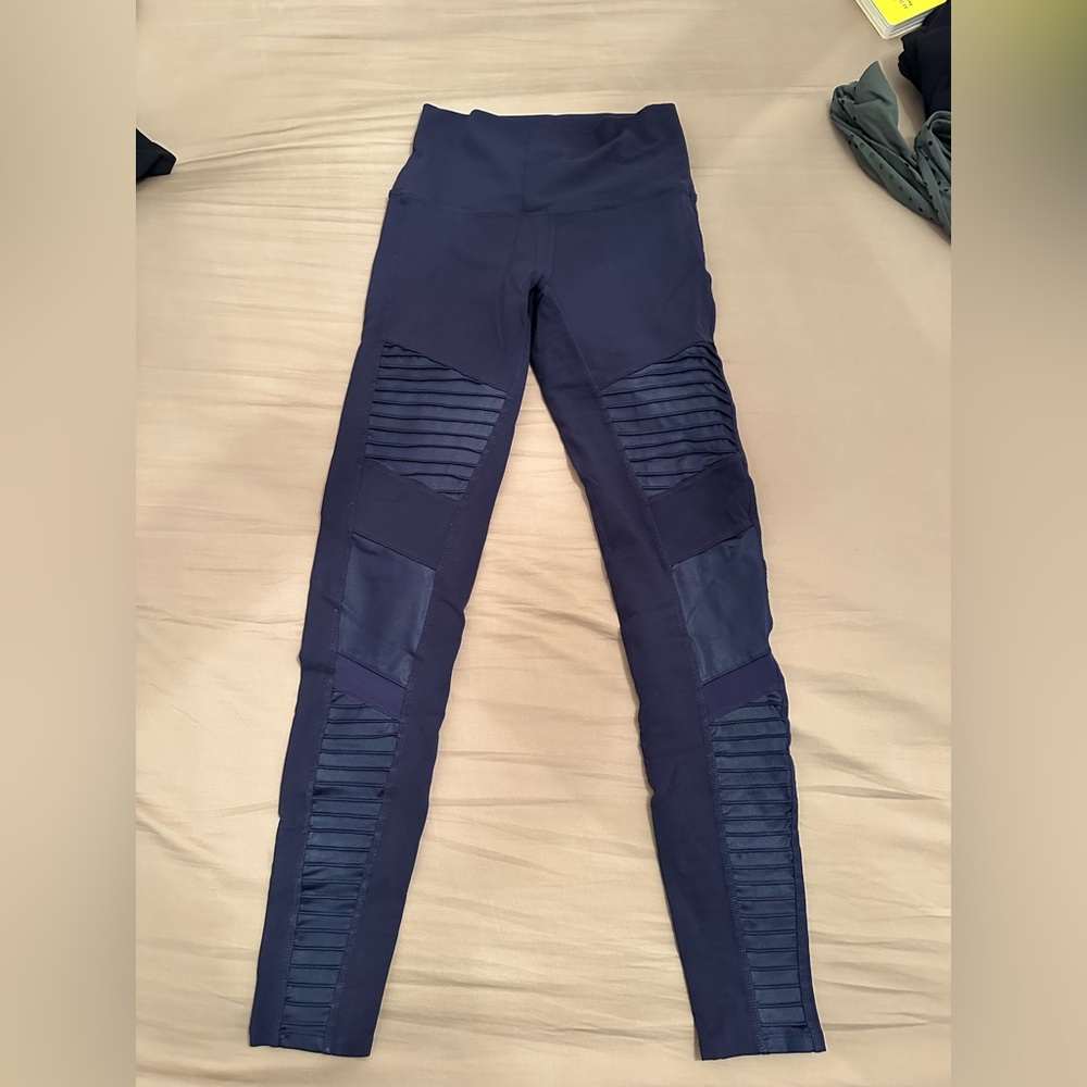 ALO yoga motto leggings